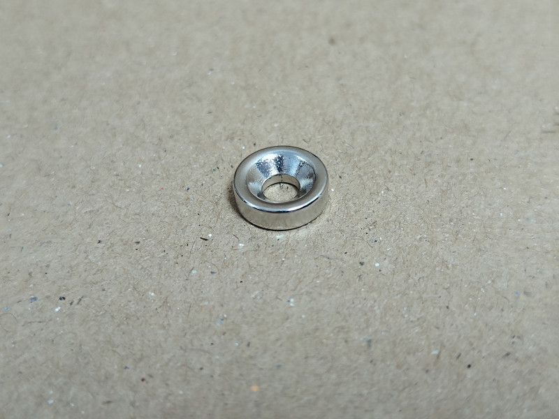 Неодимовий магніт диск 10x3мм під потай 4/7.5мм (зенковка) Неодимовий магніт диск 10x3мм під потай 4/7.5мм (зенковка)