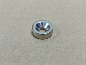 Неодимовий магніт диск 15x5мм під потай 4.5/10мм (зенковка)