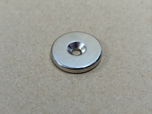 Неодимовий магніт диск 20x3мм під потай 3.5/7мм (зенковка)