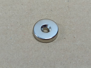 Неодимовий магніт диск 20x5мм під потай 4.5/7.5мм (зенковка)