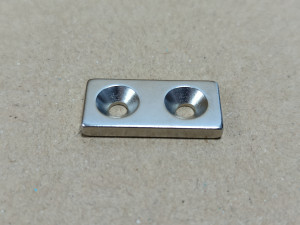 Неодимовий магніт прямоугольник 25x12x3мм під потай (x2) 3.5/7мм (зенковка)