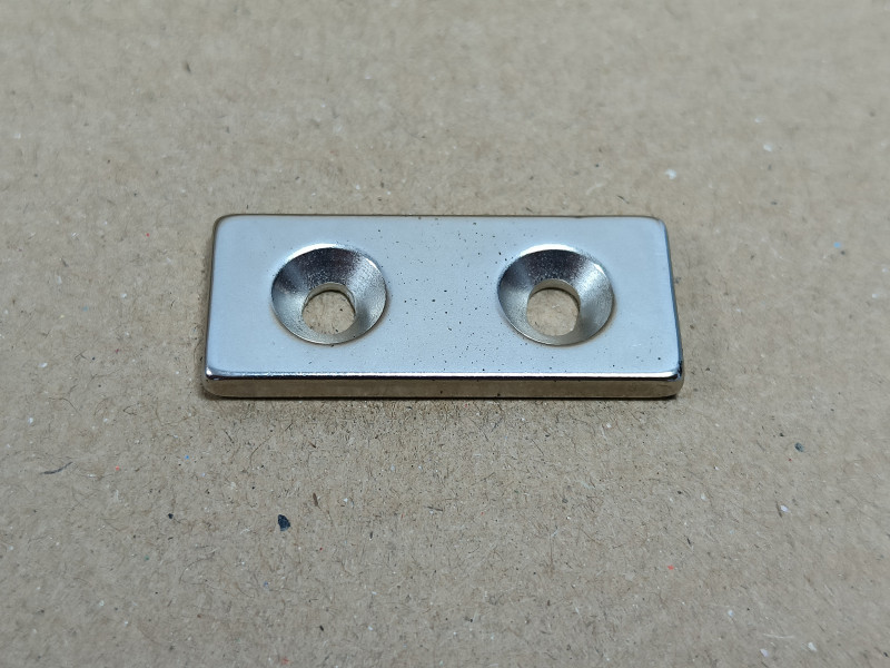 Неодимовий магніт прямоугольник 35x15x3мм під потай (x2) 4/8мм (зенковка) Неодимовий магніт прямоугольник 35x15x3мм під потай (x2) 4/8мм (зенковка)