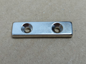 Неодимовий магніт прямоугольник 40x10x5мм під потай (x2) 3.5/7мм (зенковка)